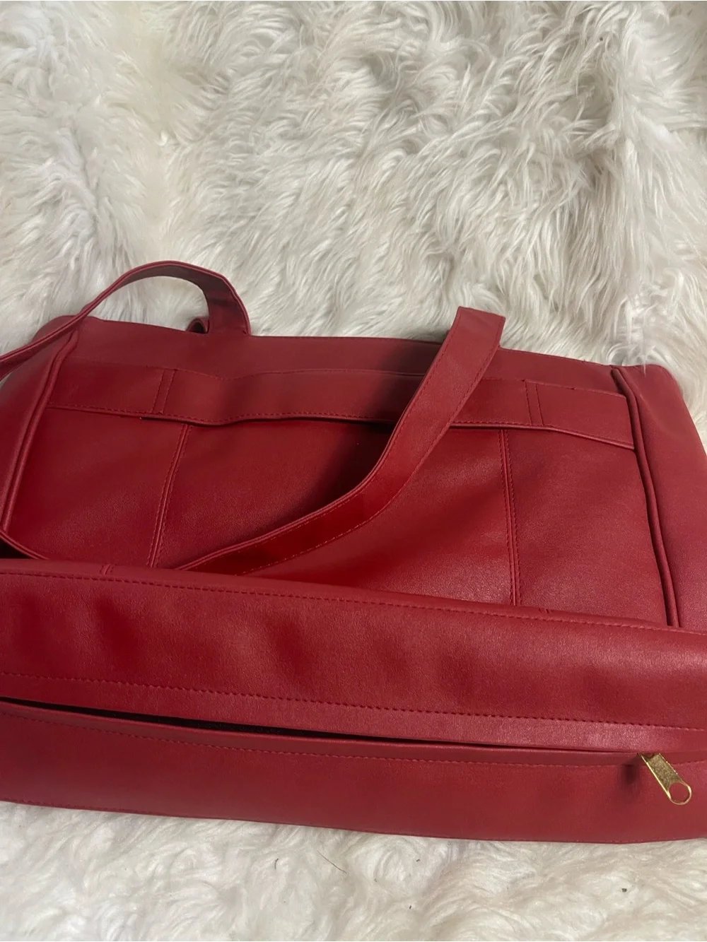 Christopher Pierce Entreprise red shoulder